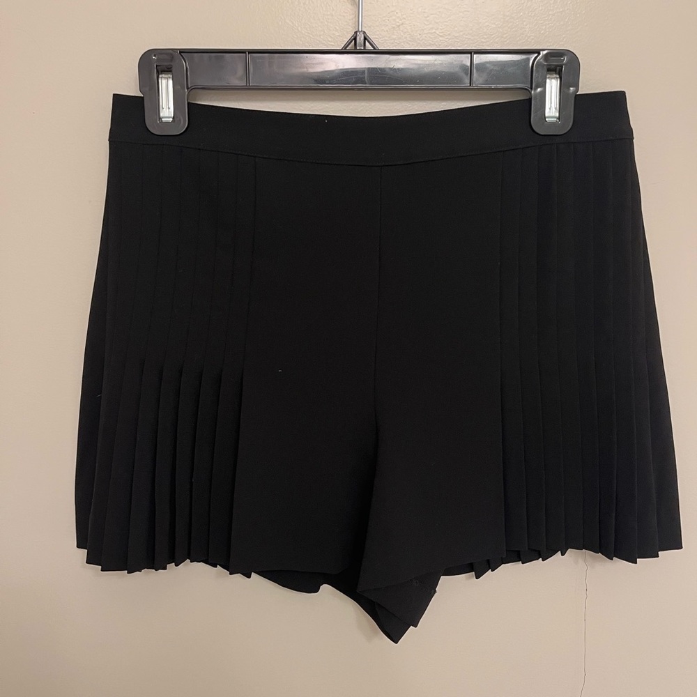 Alice and Olivia pleated black shorts